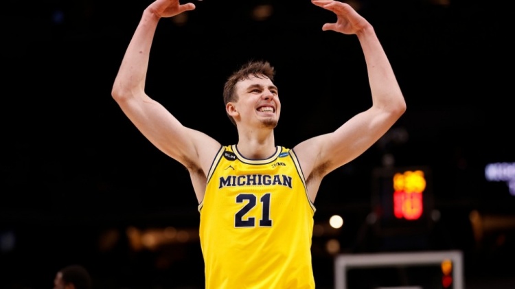 伊塞克的发 伊塞克的发