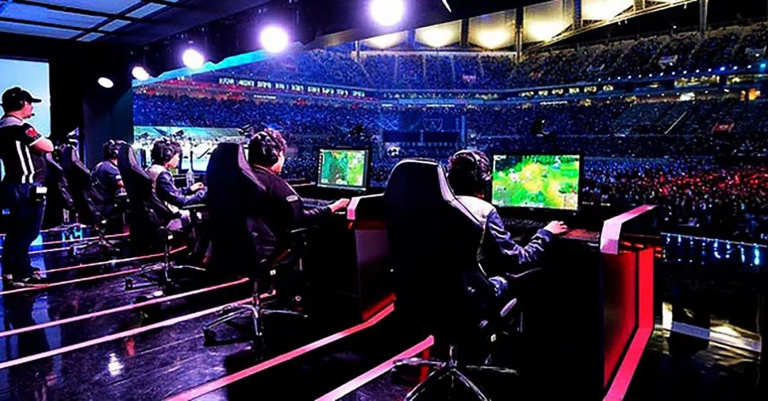 我们期待更 我们期待更